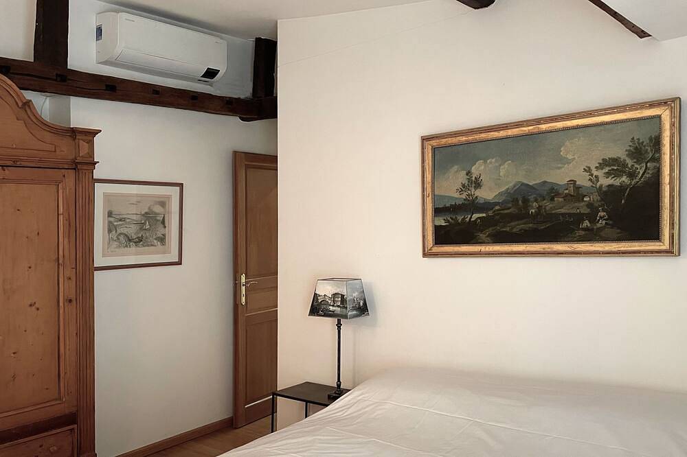 Suite du Prince: 70m2 2 bths A/C lift terrace view garage M4,10 Rerb to airports in Paris, Ile de France