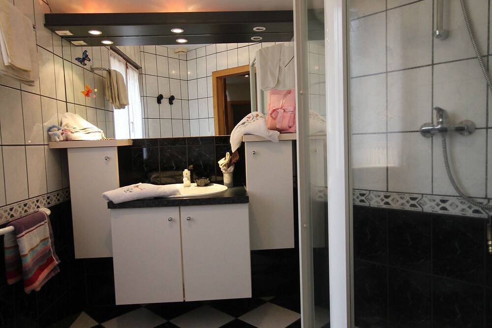 Gite Selestat **** capacité 6 personnes, cheminée. in Breitenbach, Région de Sélestat-Erstein