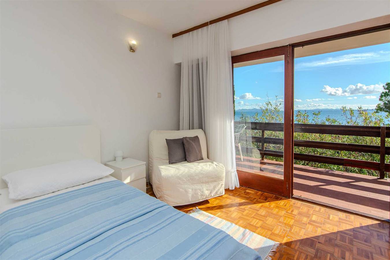 Ganze Wohnung, Direkt am Strand | Meerblick | Für 4 Personen in Privlaka, Zadar