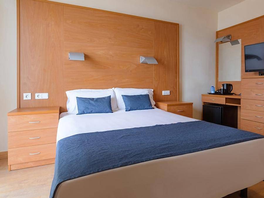 Pierre & Vacances Hotel Horitzó - Chambre 1 personne - Chambre Individuelle - Balcon - Petit-Déjeuner Inclus in Palafolls, Costa del Maresme