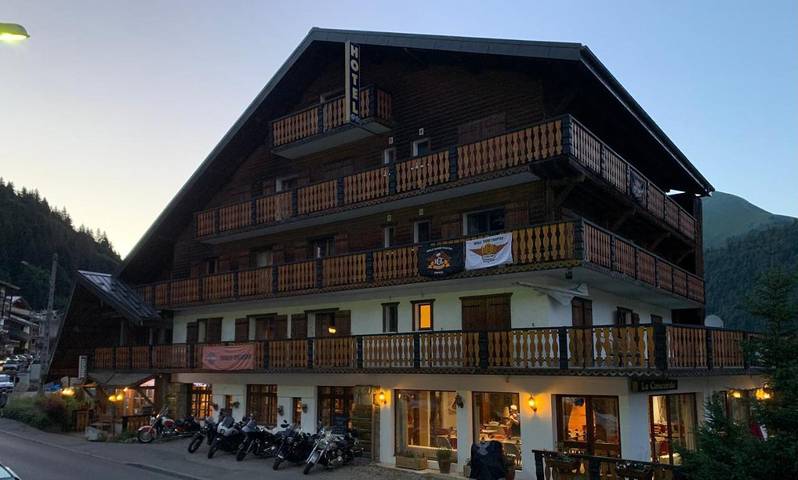 Hôtel pour 3 personnes, avec piscine et vue