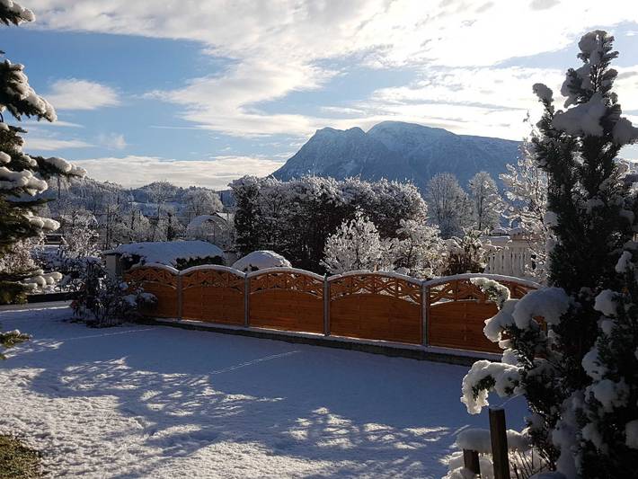 Ferienwohnung für 4 Personen, mit Balkon und Garten sowie Ausblick, kinderfreundlich in Bad Goisern am Hallstättersee - 2