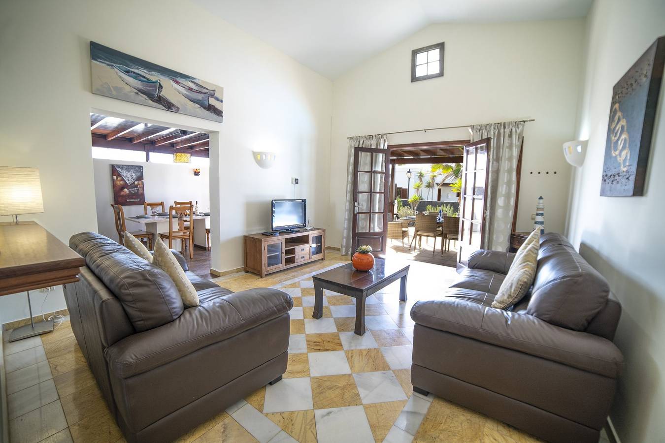 Sensational Playa Blanca Villa | 3 Bedrooms | Villa Myoga | Spacious Sun Terrace | Outdoor Pool and Bbq | Montana Roja in Montaña Roja, Yaiza