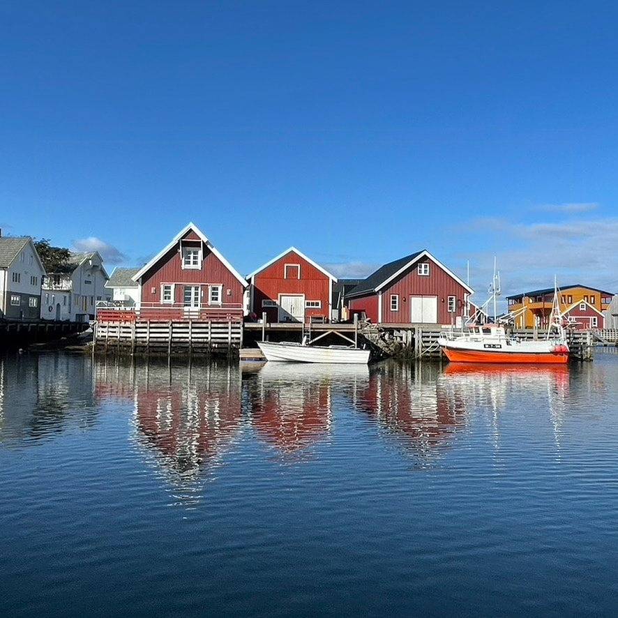 Bootshaus am Meer in Veiholmen in Smøla, Nördliches Fjordnorwegen