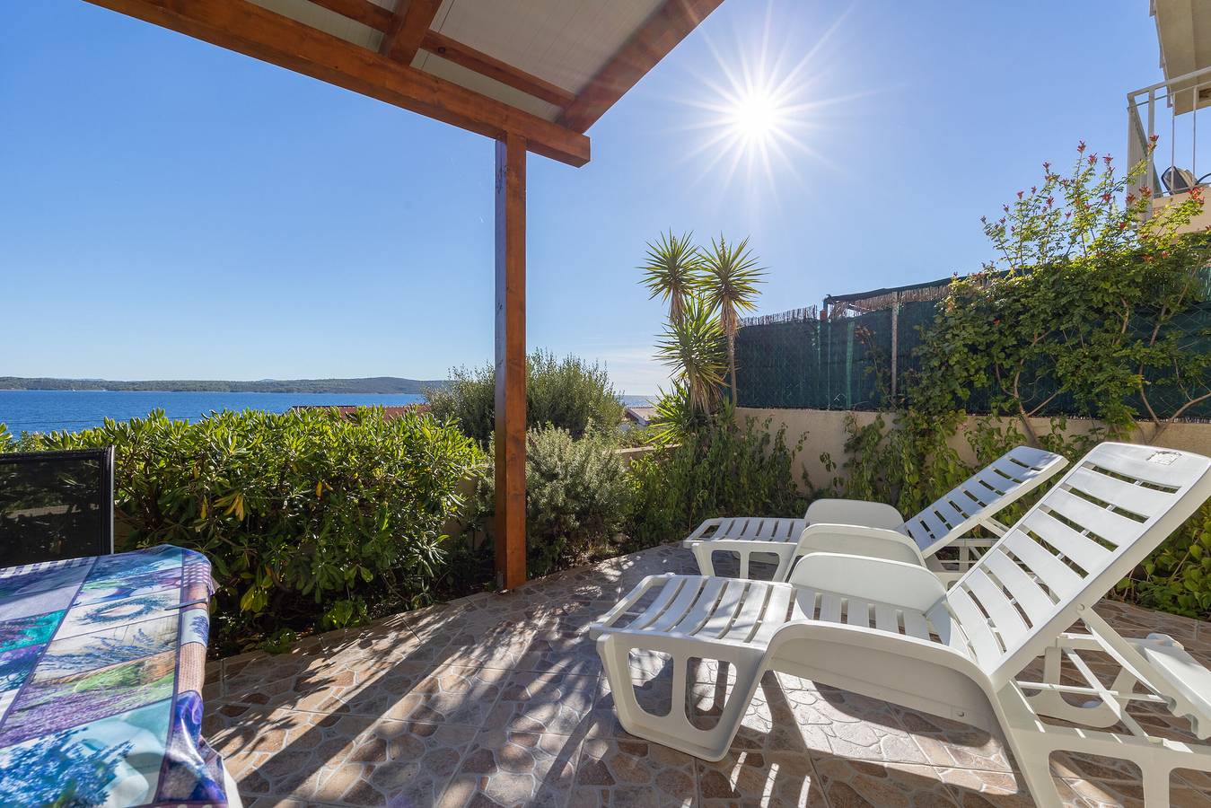 Ganze Wohnung, Apartments Ena in Zavala, Hvar