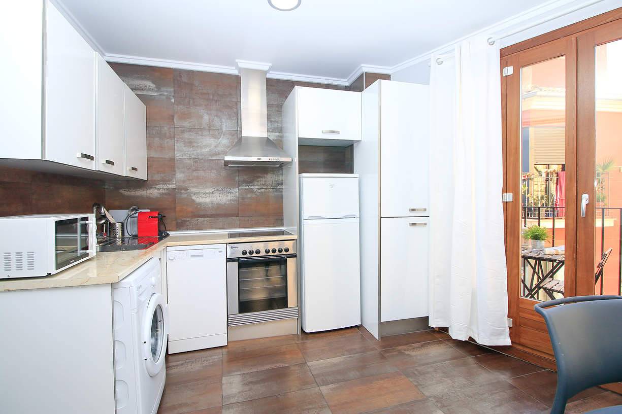 Apartamento entero, Tramontana 1. One Bedroom Apt with balcony in Valencia City Centre, Valencia