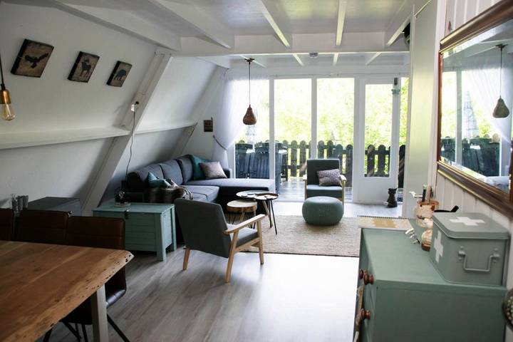 Bungalow voor 5 personen, with uitzicht and zwembad as well as balkon, kindvriendelijk in Durbuy