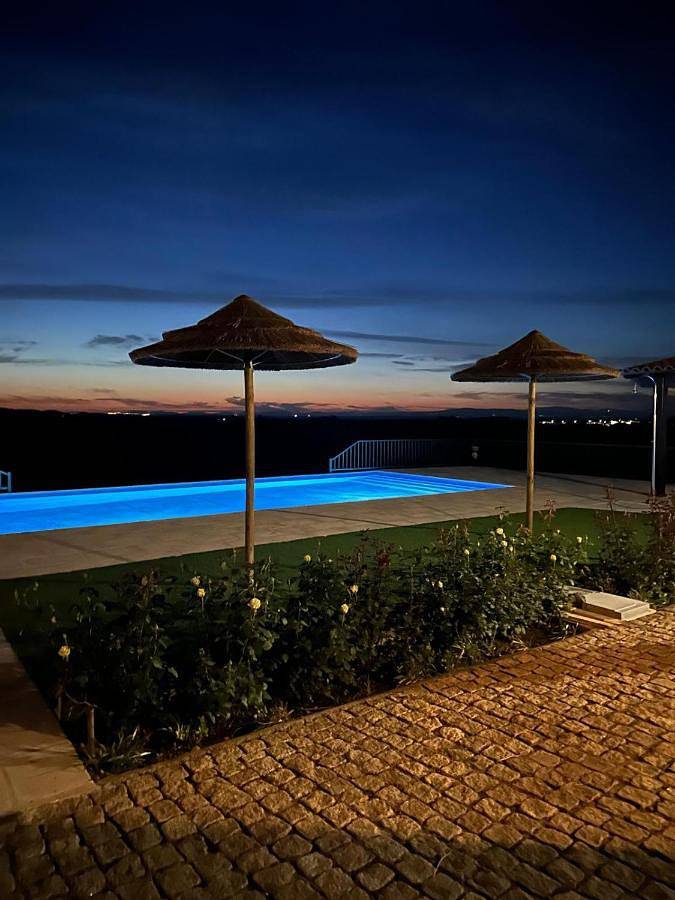 Maison de campagne pour 4 personnes, avec piscine ainsi que vue et jardin dans Rosmaninhal - 4