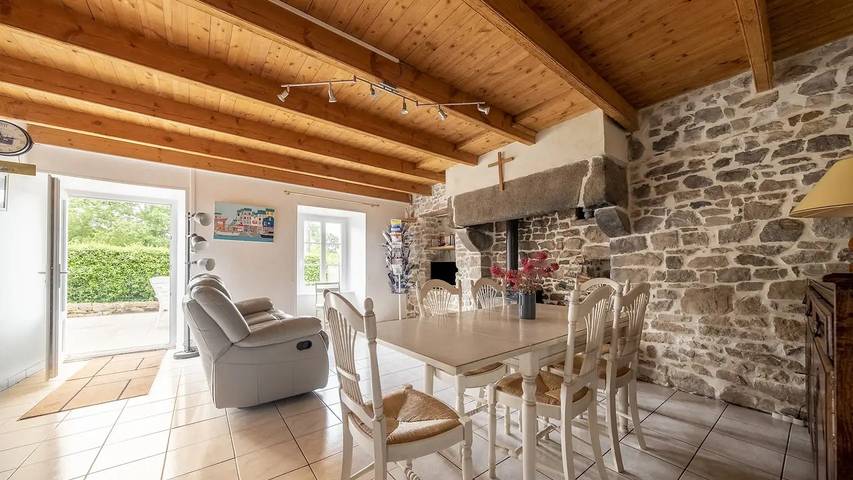 Location de vacances pour 6 personnes, avec jardin à Saussey
