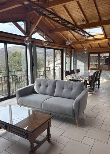 Gîte pour 4 personnes, avec jardin dans Boyeux-Saint-Jérôme