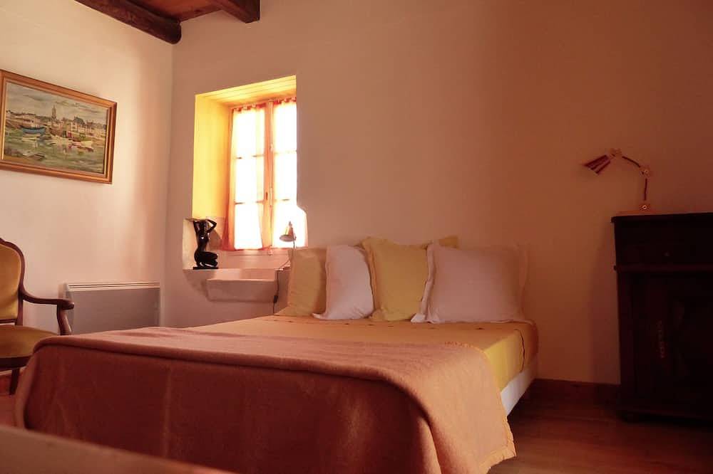 Ferienhaus am Waldrand, Haus mit Whirlpool in Frayssinet-le-Gélat, Quercy
