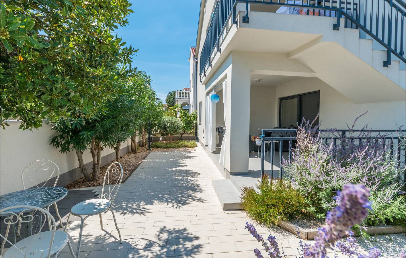 Ganze Ferienwohnung, Ferienwohnung für 5 Personen mit Terrasse in Sukosan, Zadar