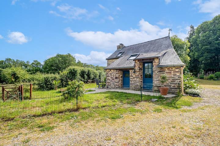 Gîte pour 4 personnes, avec Terrasse et Jardin ainsi que Piscine et Vue à Redon