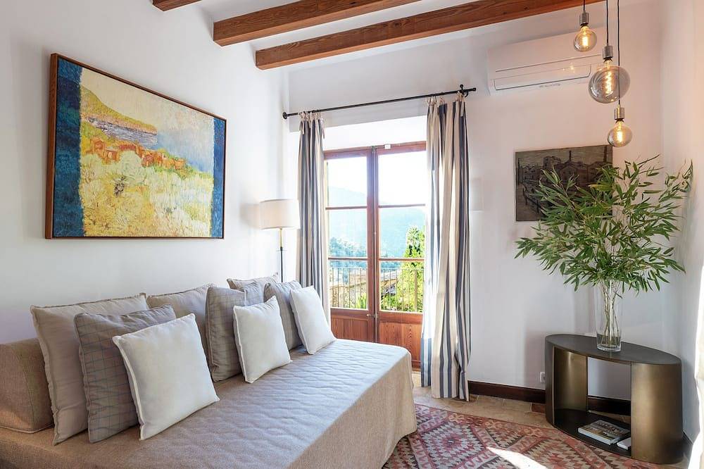 Traditional  House. Ideal For Family. Private  Pool. Wifi With Fiber. A/C in Deià, West Majorca