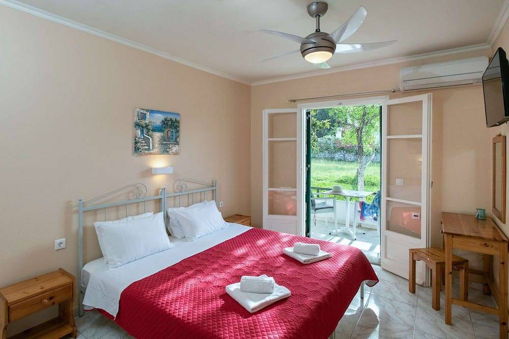 Entire apartment, Damaskis Studios Kassiopi in Kassiopi, Corfu