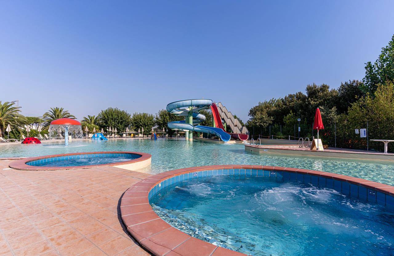 Appartamento intero, La Risacca Family Camping Village Lodge Superior Family für 6 Personen in Porto Sant'Elpidio, Provincia di Fermo