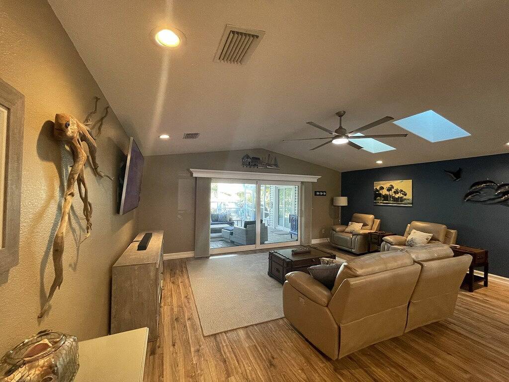 Waterfront Oasis with Private Dock & Huge Patio – Minutes to the Springs! in Homosassa, Citrus County