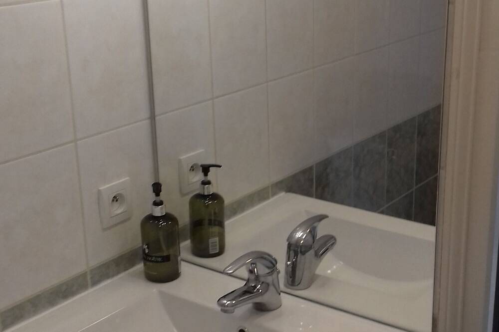 Appartement entier, Le Petit St Jacques au pied du Rocher d'Aiguilhe in Aiguilhe, Haute-Loire