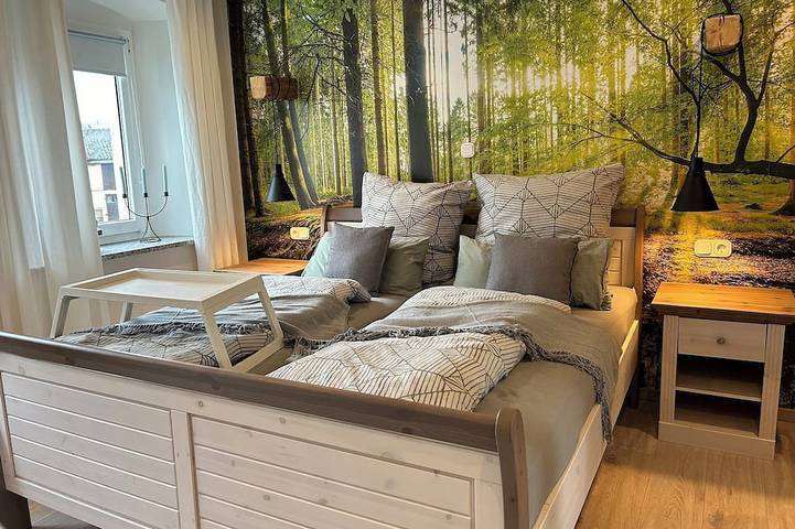 Ferienwohnung für 6 Personen, mit Balkon und Whirlpool sowie Garten