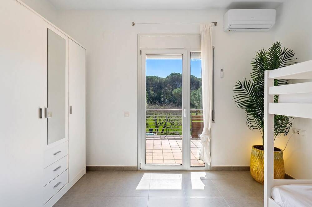 Villa with private pool and barbecue 15min beach in Llagostera, Costa Brava