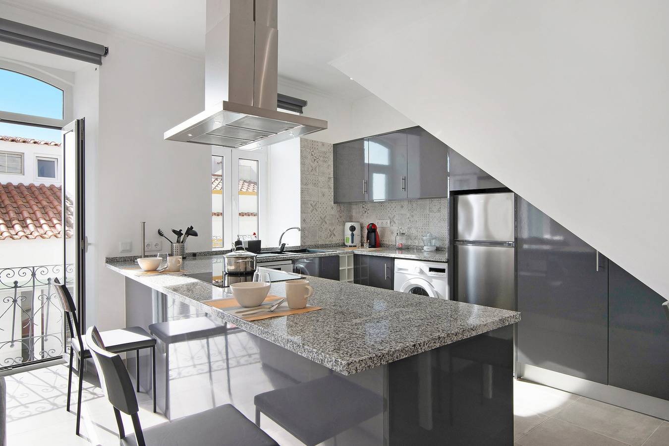 Apartamento entero, Apartamento Tradicional de 3 Habitaciones con Vista a la Montaña, Terraza Privada y Aire Acondicionado in Alte, Distrito de Faro