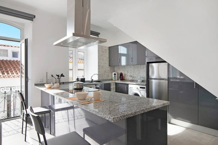 Appartement entier, Appartement « Traditionnel 3 Chambres » avec Vue Montagne, Terrasse Privée et Climatisation in Alte, District de Faro
