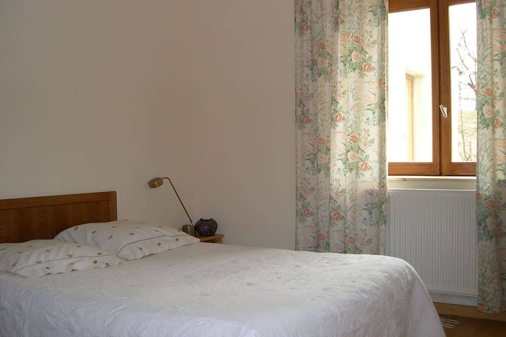 Gîte des Moutiers, en campagne dans une ancienne ferme rénovée in Allex, Région de Die