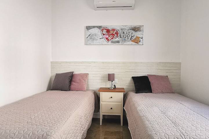 Magnifique villa avec piscine chauffée* et proche de tout in Orihuela, Costa Blanca