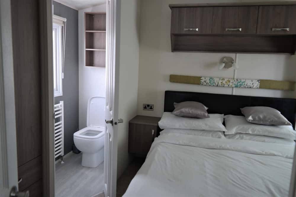 Superb 2 Bed Caravan, New Romney. Family friendly. in St Mary in the Marsh, Kent