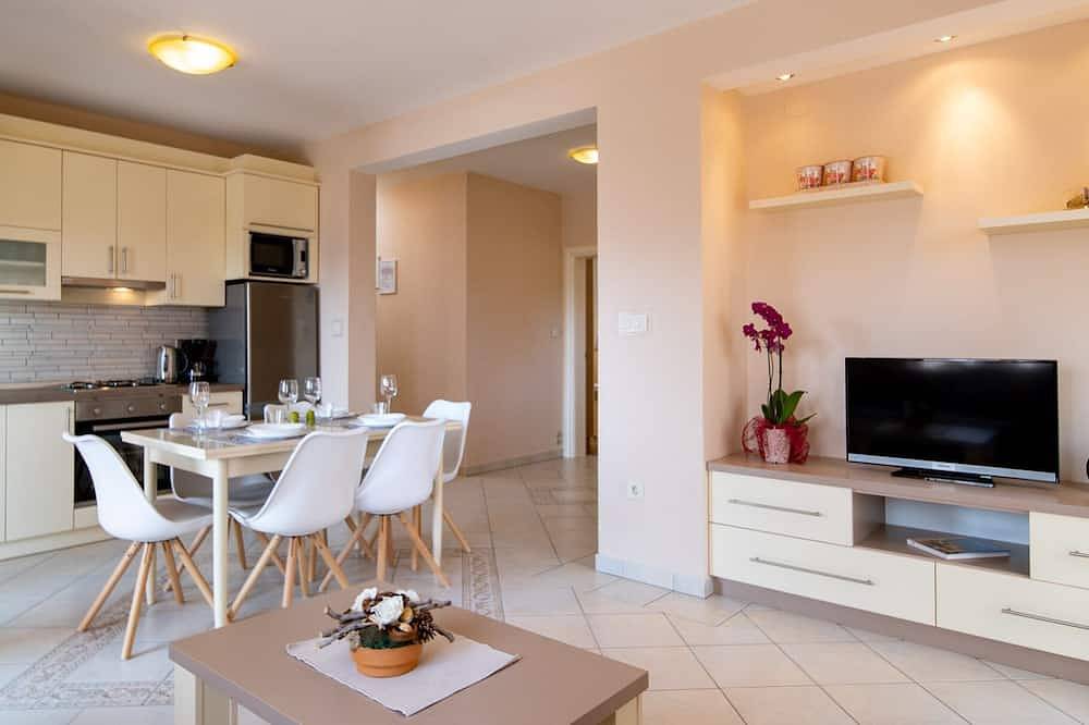 Ganze Wohnung, 350 m vom Strandstrand Entfernt, Ideal für Familienurlaub, Voll Ausgestattet in Lopar, Rab