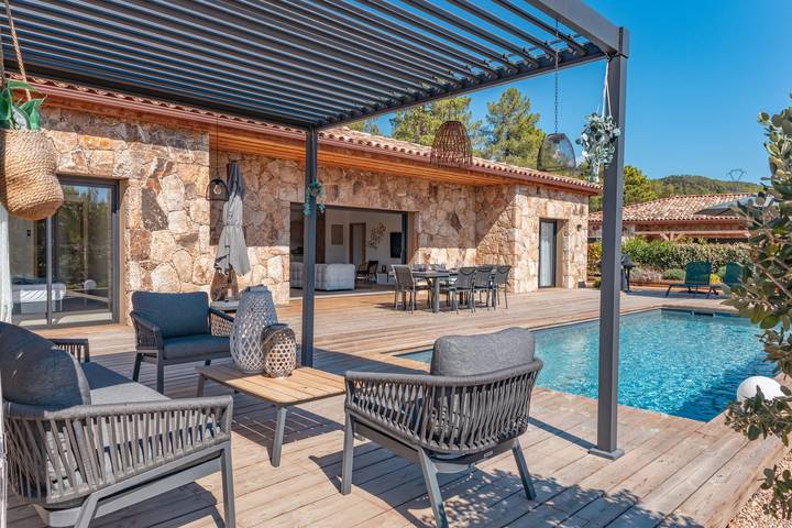 Villa pour 8 personnes, avec piscine et terrasse, adapté aux familles à Lecci - 3
