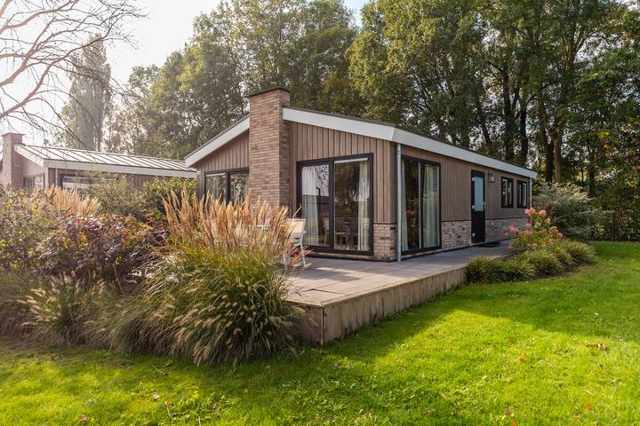 Vakantiehuis voor 6 personen, with Balkon/Terras and Terras as well as Tuin de Betuwe