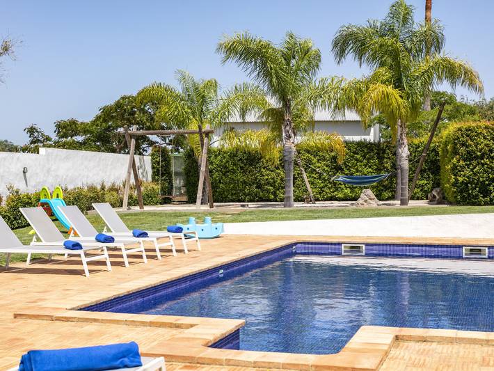 Location de vacances pour 8 personnes, avec jardin dans Alcantarilha - 2
