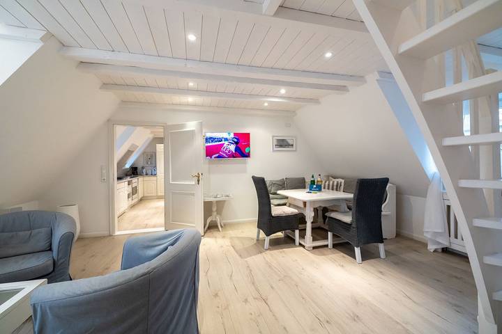 Ganze Wohnung, Ferien im historischen Reetdachgutshof Herrenhof in Wrixum- direkt an der Marsch in Wyk auf Föhr (Stadt), Wyk auf Föhr