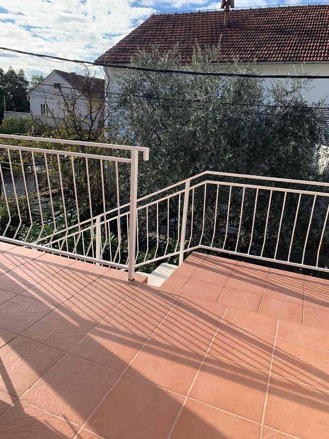 Maison d’hôte pour 5 personnes, avec jardin et vue dans Tivat - 3