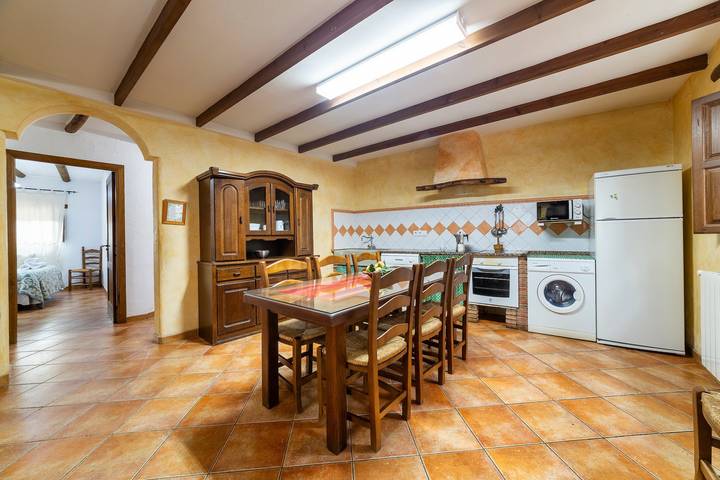 Holiday Home 'Casa Rural Matasiete' with Mountain View, Shared Pool and Wi-Fi in Laroya, Cordillera Penibética