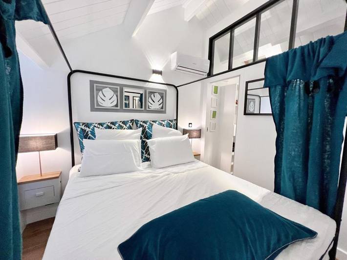 Gîte pour 4 personnes, avec vue et terrasse dans Plage des Roches Noires - 4