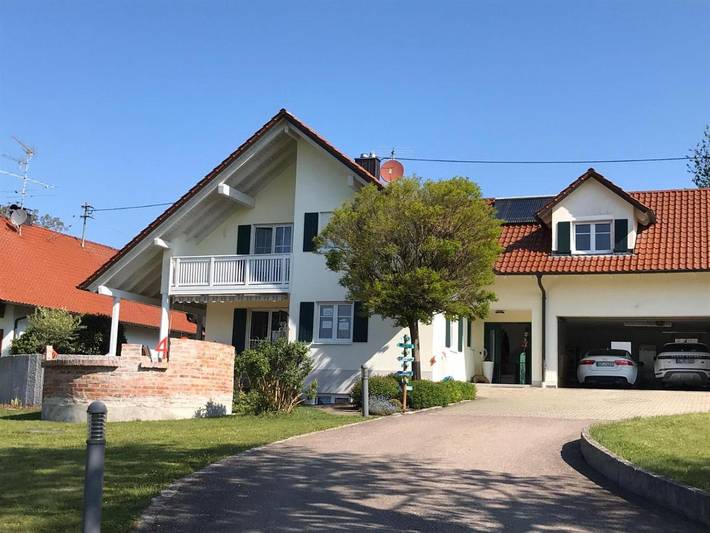 Ferienwohnung für 4 Personen, mit Garten und Ausblick in Burtenbach