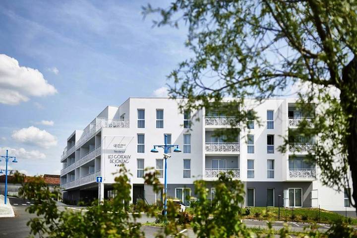 Location de vacances pour 2 personnes, avec piscine et jardin dans Thermes de Jonzac - 2