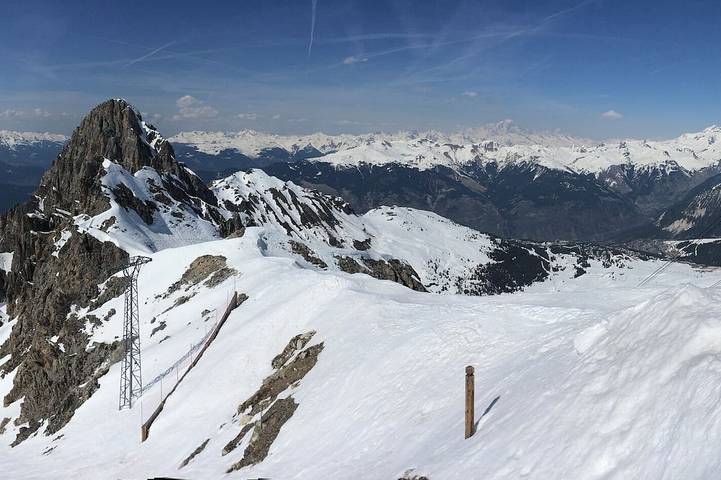 Location de vacances pour 4 personnes, avec piscine ainsi que terrasse et jardin à Brides-les-Bains