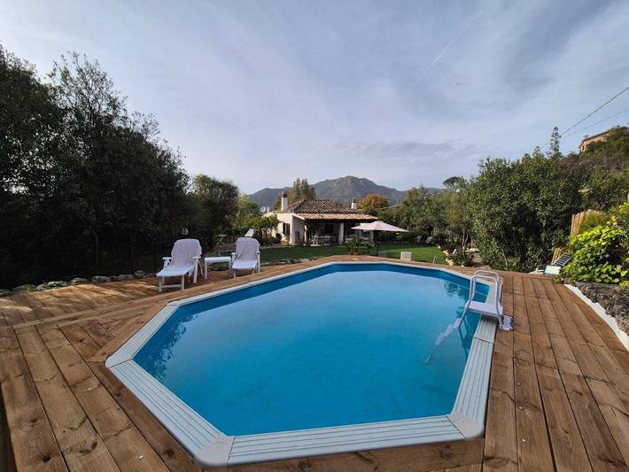 Chalet per 5 persone, con Balcone e Terrazza nonché Giardino e Piscina in Sud Sardegna