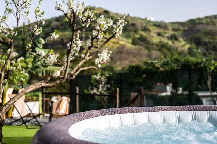 Gîte pour 6 personnes, avec jacuzzi et jardin - 1