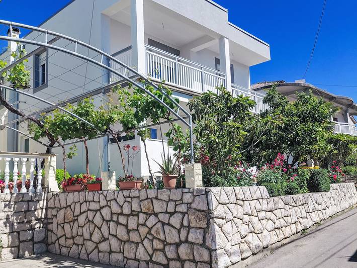 Ferienwohnung für 4 Personen, mit Balkon in Lopar