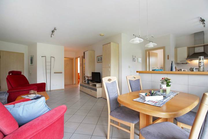 Ganze Wohnung, Ferienwohnung 'Haus Schwalbennest' mit Privatterrasse, Gemeinschaftsgarten und Wlan in Nordstrand (Gemeinde), Nordstrand