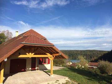 Gîte pour 9 personnes, avec vue sur le lac ainsi que jardin et terrasse dans Lac de Narlay