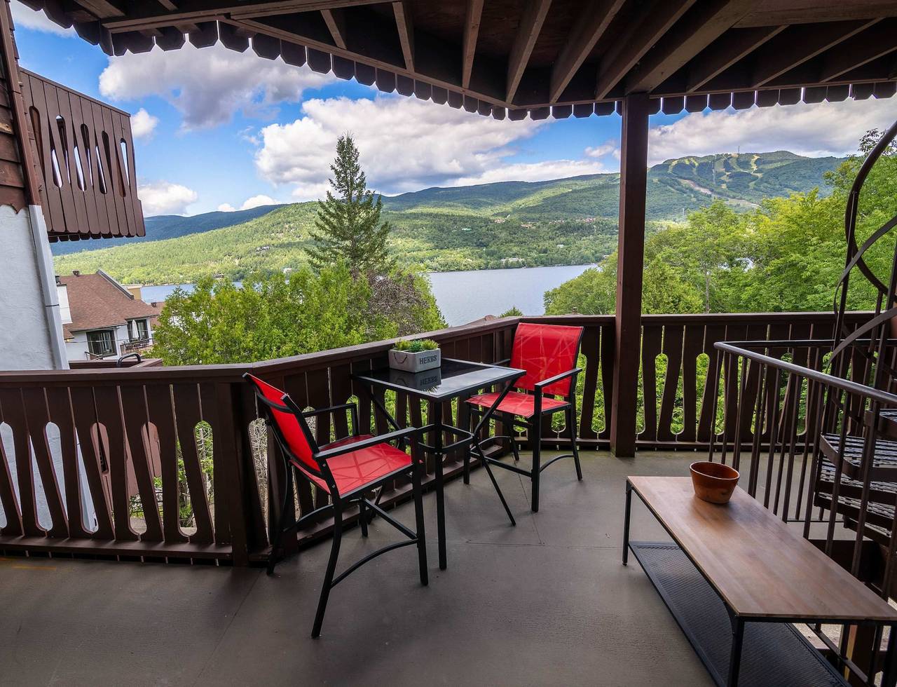 Apartamento entero, Epic Lake View - Tremblant Panoramic View in Quebec