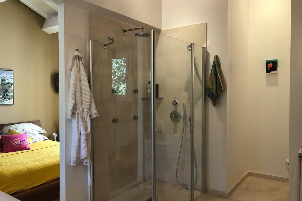 Une villa avec piscine privée et un beau jardin dans le triangle d'or. in Cabrières-d'Avignon, Parc naturel régional du Luberon