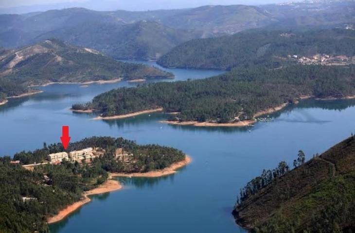 Gîte pour 6 personnes, avec vue ainsi que jardin et vue sur le lac à Vila de Rei - 2