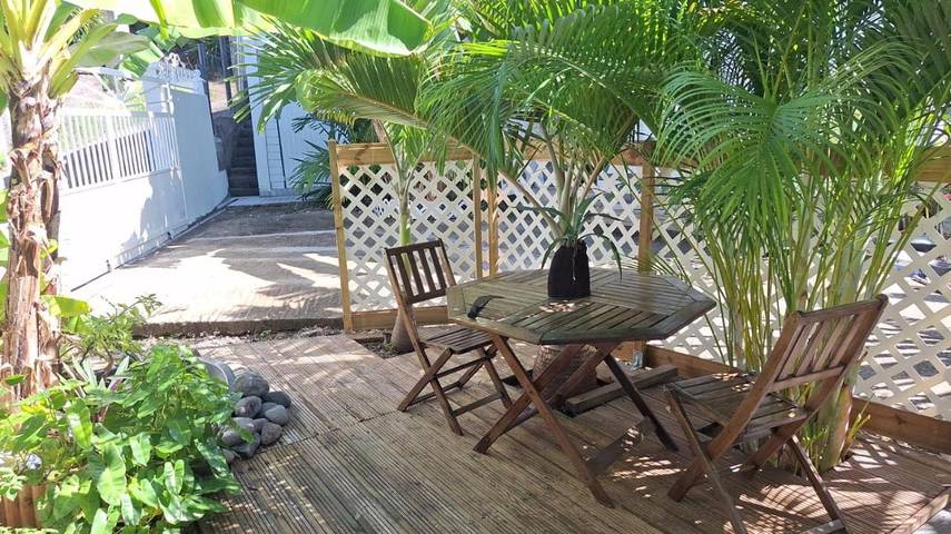 Location de vacances pour 2 personnes, avec terrasse dans Plage de Petite Anse - 3