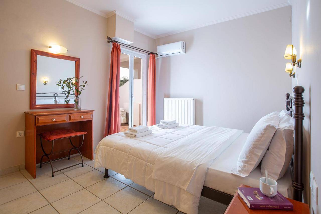 Villa Vita Holidays in Apolpena, Leucade Ville